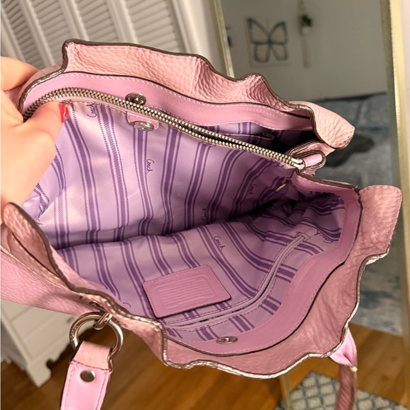 Elegant Pink Handbag - Picture 2 of 5